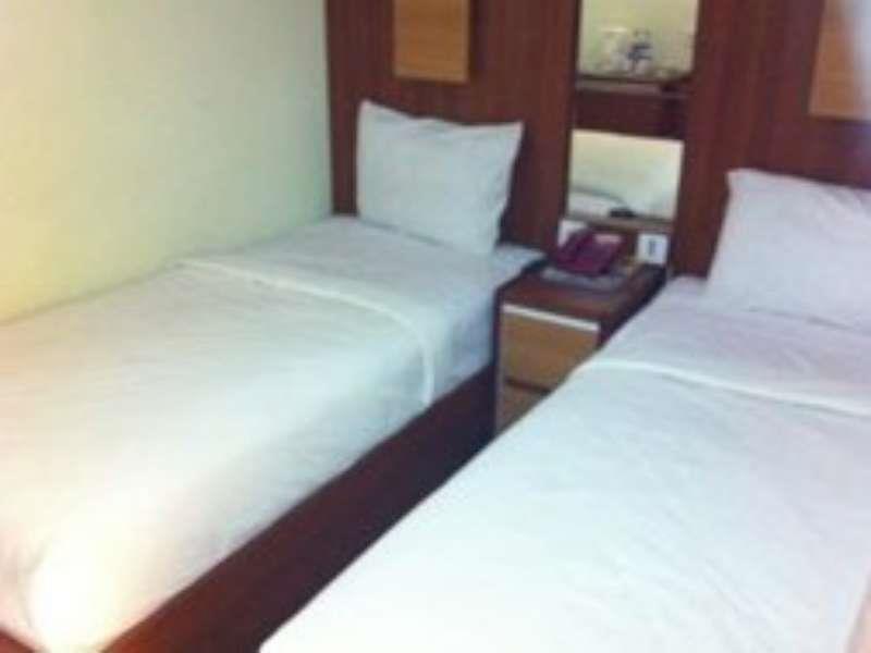 Puma Hotel Bandung Exterior photo